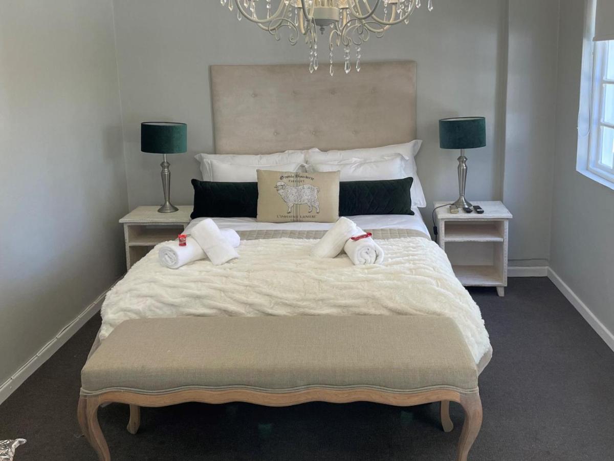 La Belle Guest House Bloemfontein Phòng bức ảnh